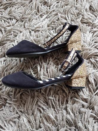 Topanky na podpetku, 28