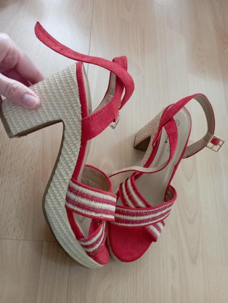 Sandálky, 39