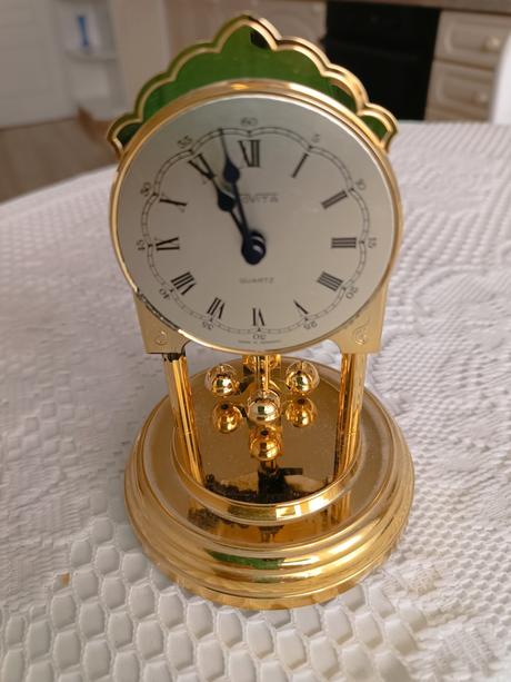 Stolové hodiny - zlatý odtieň, 