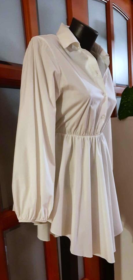 Predám predĺženú bielu blúzku veľ. s, s
