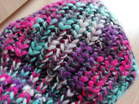 Dámska / dievčenská zimná pletená čiapka, crivit,l