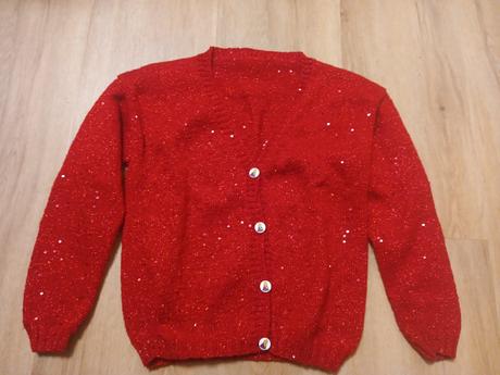 Sviatočný svetrik, 128