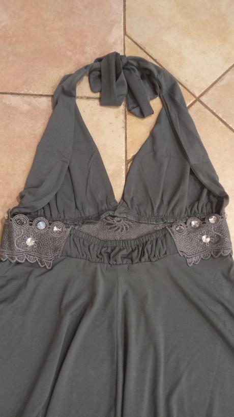 Krásne šaty s krajkou, m