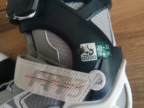 Cena spolu korčule 29-32 a chrániče 2xs, 30