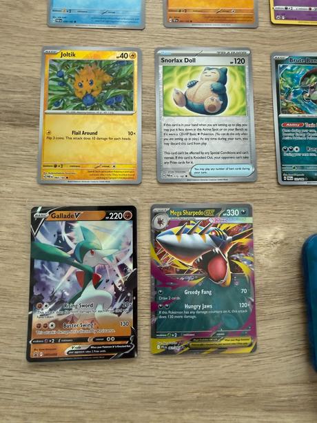 Peračník pokémon pikachu a 50 kariet + jumbo,