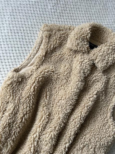 Huňatá vesta, sinsay,m