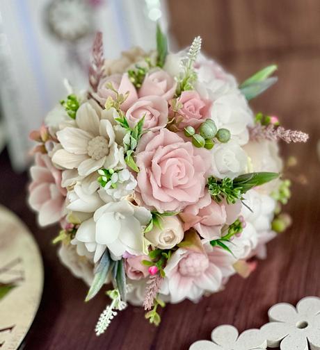 Mydlova dekoračná kytica v boxe,