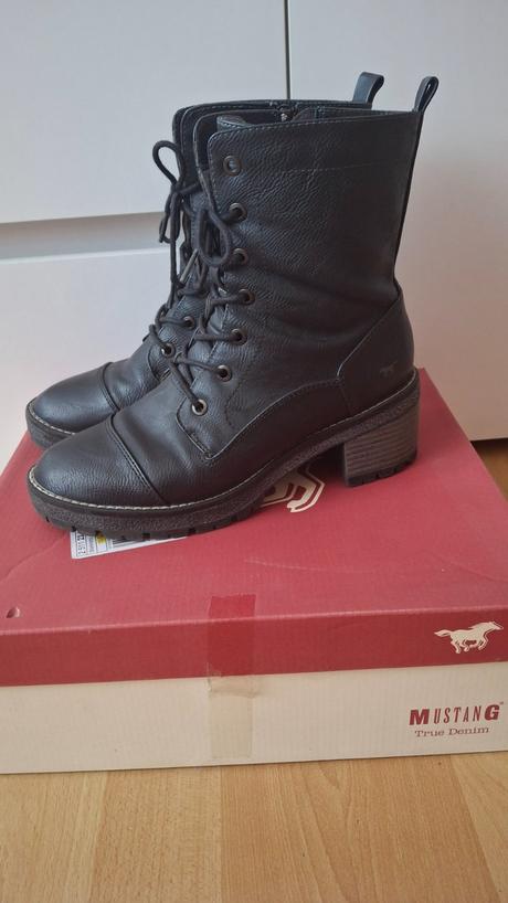 Šnurovacie topánky,čižmy, mustang,38