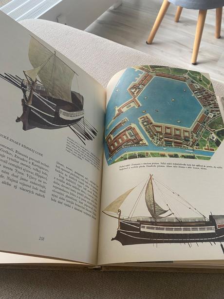 Veľká obrovská krásna stará kniha antický rím 1969,