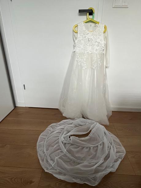 Šaty na sv. prijímanie, 140