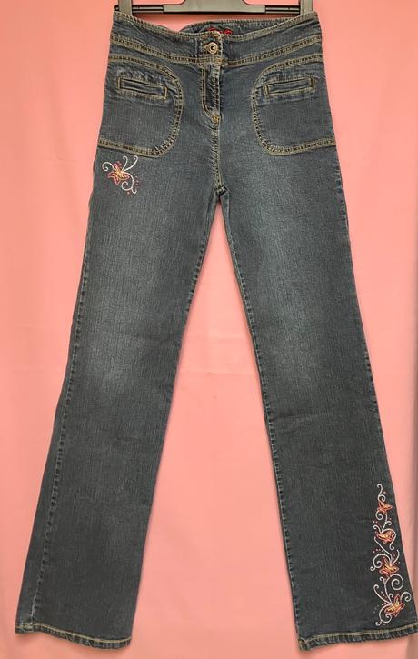 Dámske zvonové upcycled ručne vyšívané rifle, 38 / m