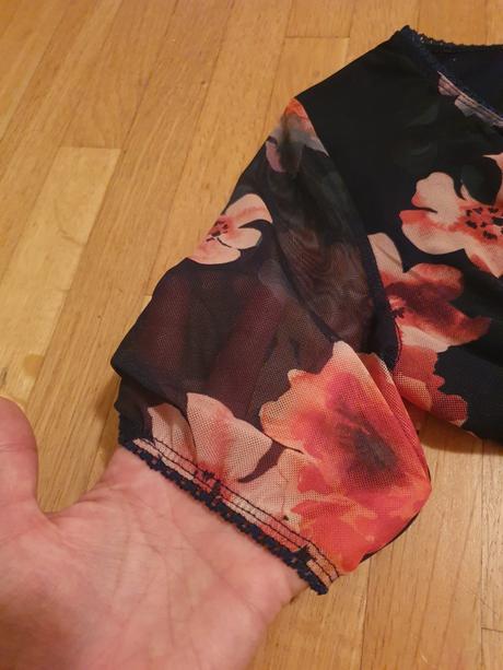 Krátke letné šaty, 32