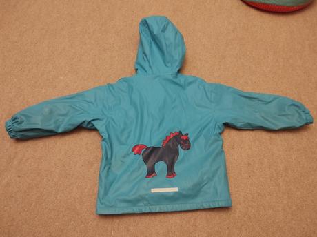 Zateplena pogumovana bundicka. vel. 110-116, impidimpi,110