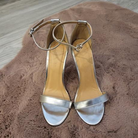 36 strieborné sandalky, 36