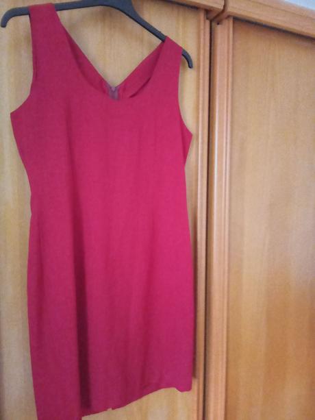 Krásne vinovo červené šaty., 40