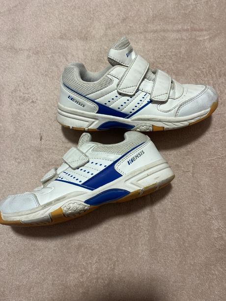 Tenisky na telesnú, 32