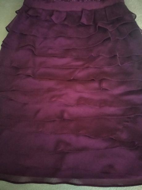 Fialové šaty s krajkou, l