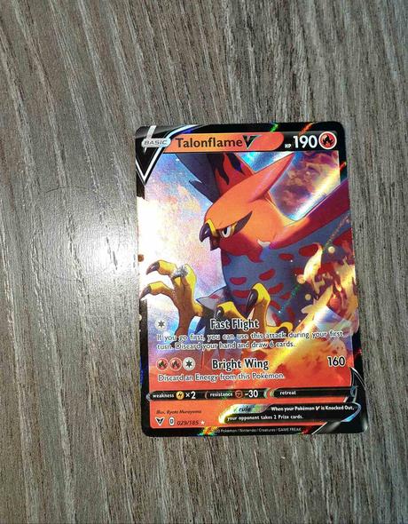 Pokemon silna leskla karta v,