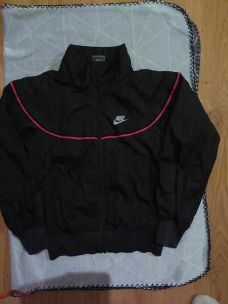 Bundička nike, nike,122