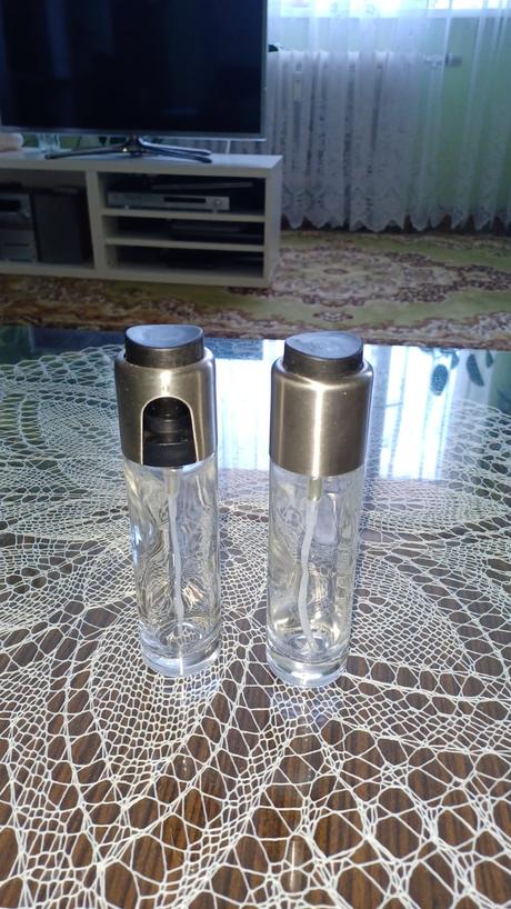 Nádobky na ocot, olej ...,