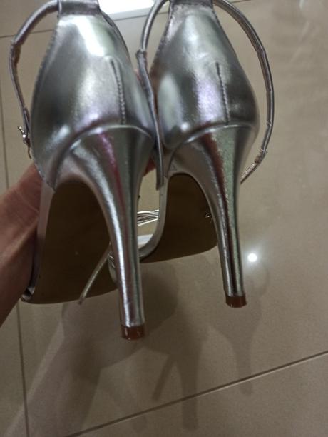 Spoločenské sandále, 38