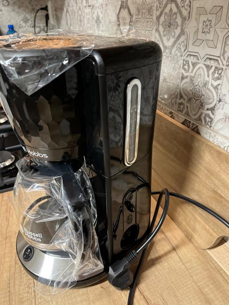 Prekvapkávací dizajnový kávovar russell hobbs, 