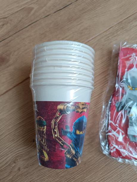 Servitka a pohare ninjago,
