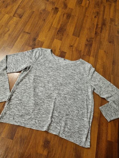 Krásny top s rozparkom na chrbte - xl, xl