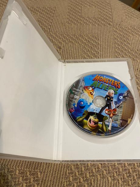 Dvd monštrá vs. votrelci,