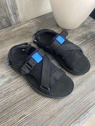 Reserved sandale, reserved,35