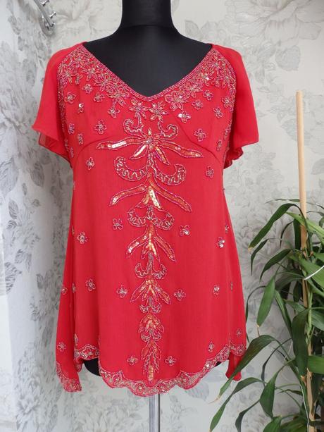 Velmi pekna bluzka na slavnost, 38