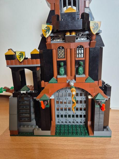 Lego 7947 prison tower rescue,