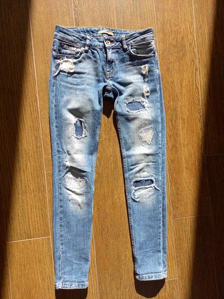 Rifle so zaplatami, pull&bear,32