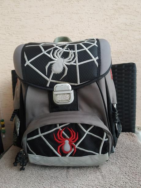 Školská taška step by step,