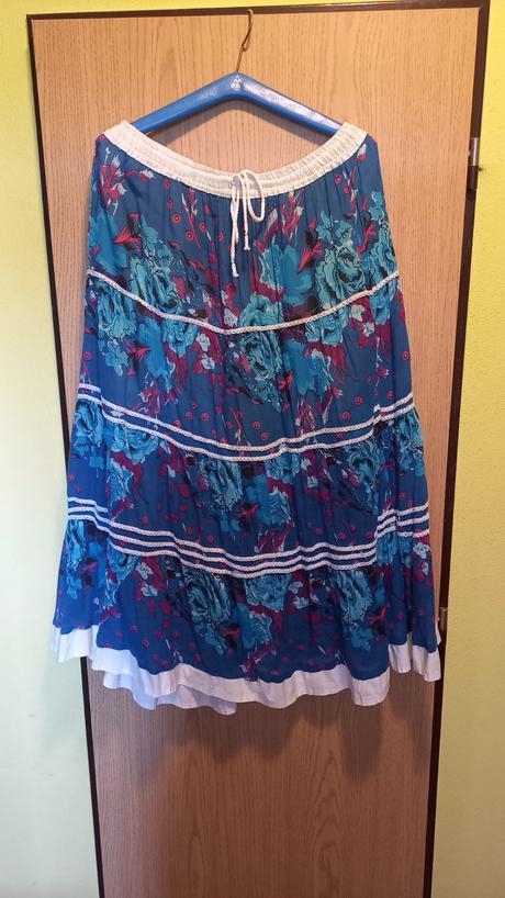 Krásna sukňa uni veľkosť so spodničkou xl/xxl, xl