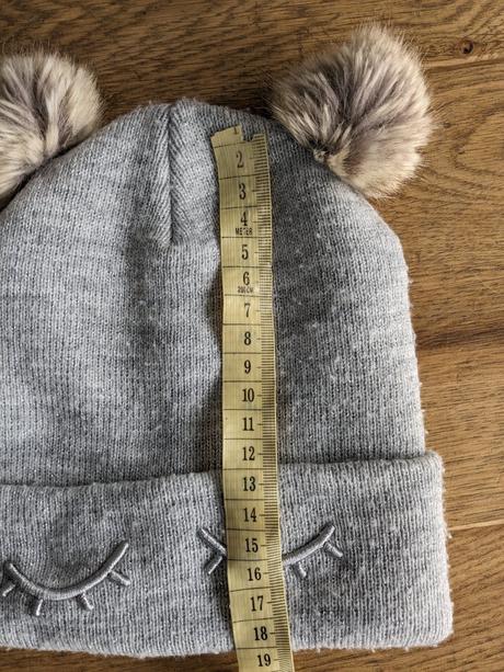 Čiapka s brmbolcami, h&m,110