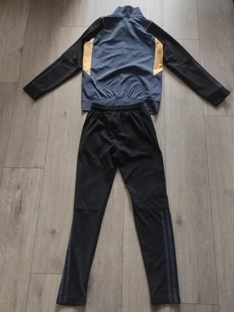 Tepláková súprava, 152