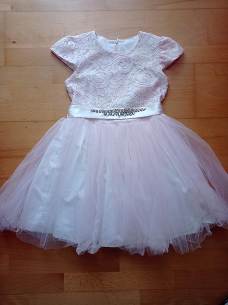 Dievčenske šaty, 134