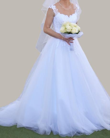 Snehovobiele svadobne saty, 36