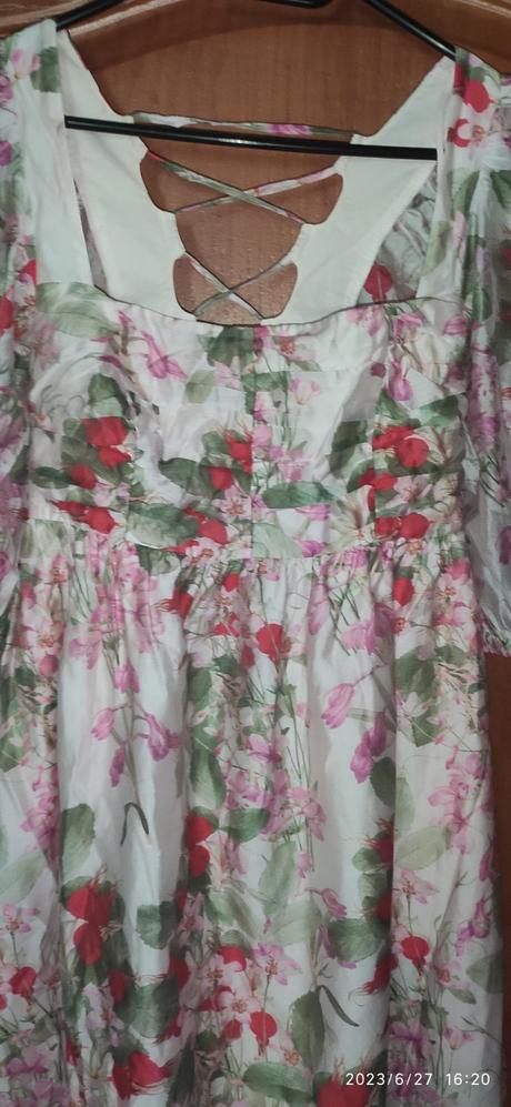 Šaty s vreckami - care label, 38