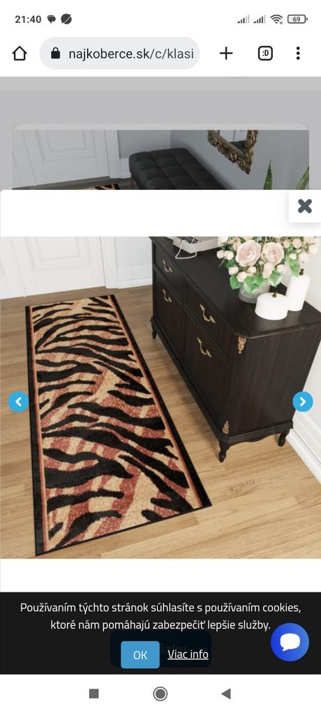 Moderný behúň so zvieracím motívom,