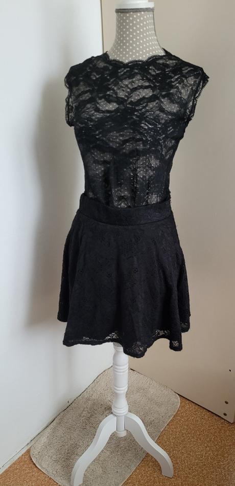 Čierny top krajkový, s