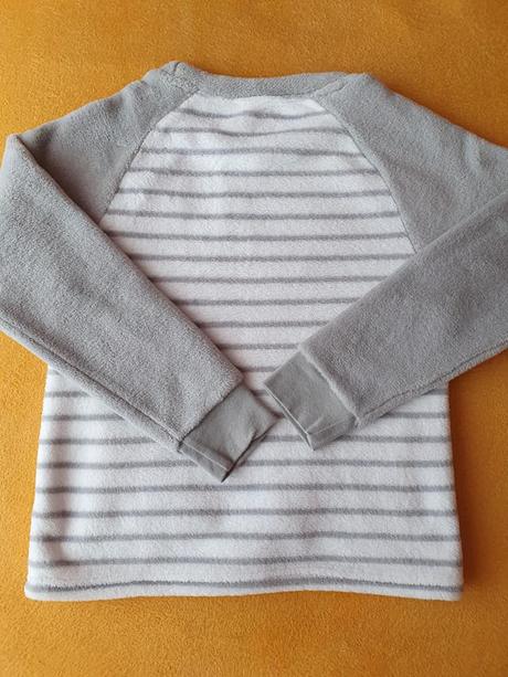 Chlpatá mikina s uškami č.134, c&a,134