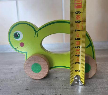 Drevená korytnačka na kolieskach, 