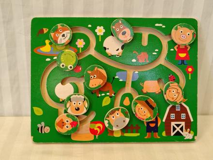 Drevený labyrint farma playtive, 30x22,5 cm, 