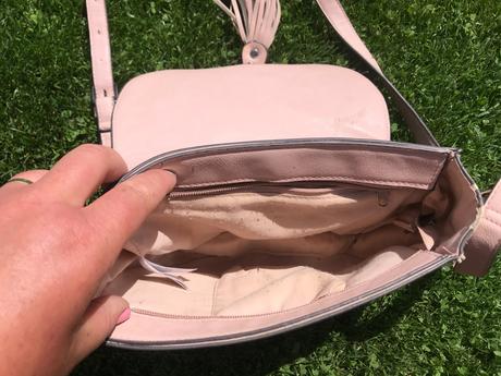 Bledoružová crossbody kabelka, 