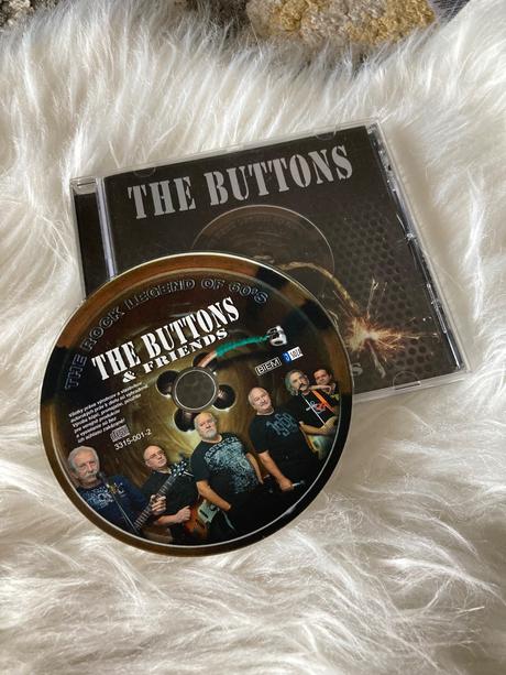 Cd the buttons and friends,