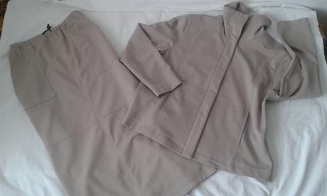 Športový kostým s dlhou sukňou, l