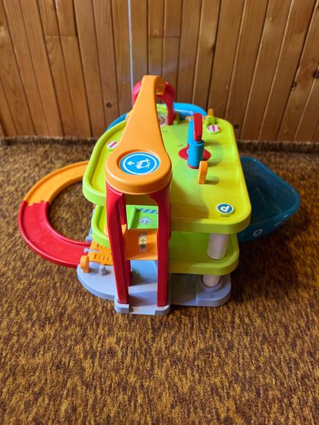 Dvojposchodová garáž smoby + 2 autíčka,