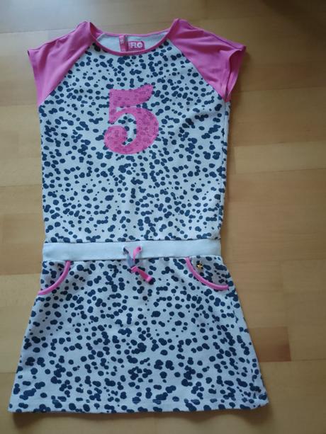 Teplákové saty, 146